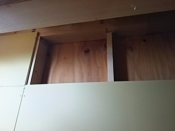 壁を開けると・・・
