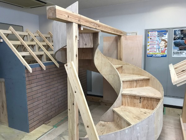 らせん階段