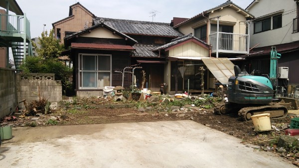 移動、建て替え前の現地